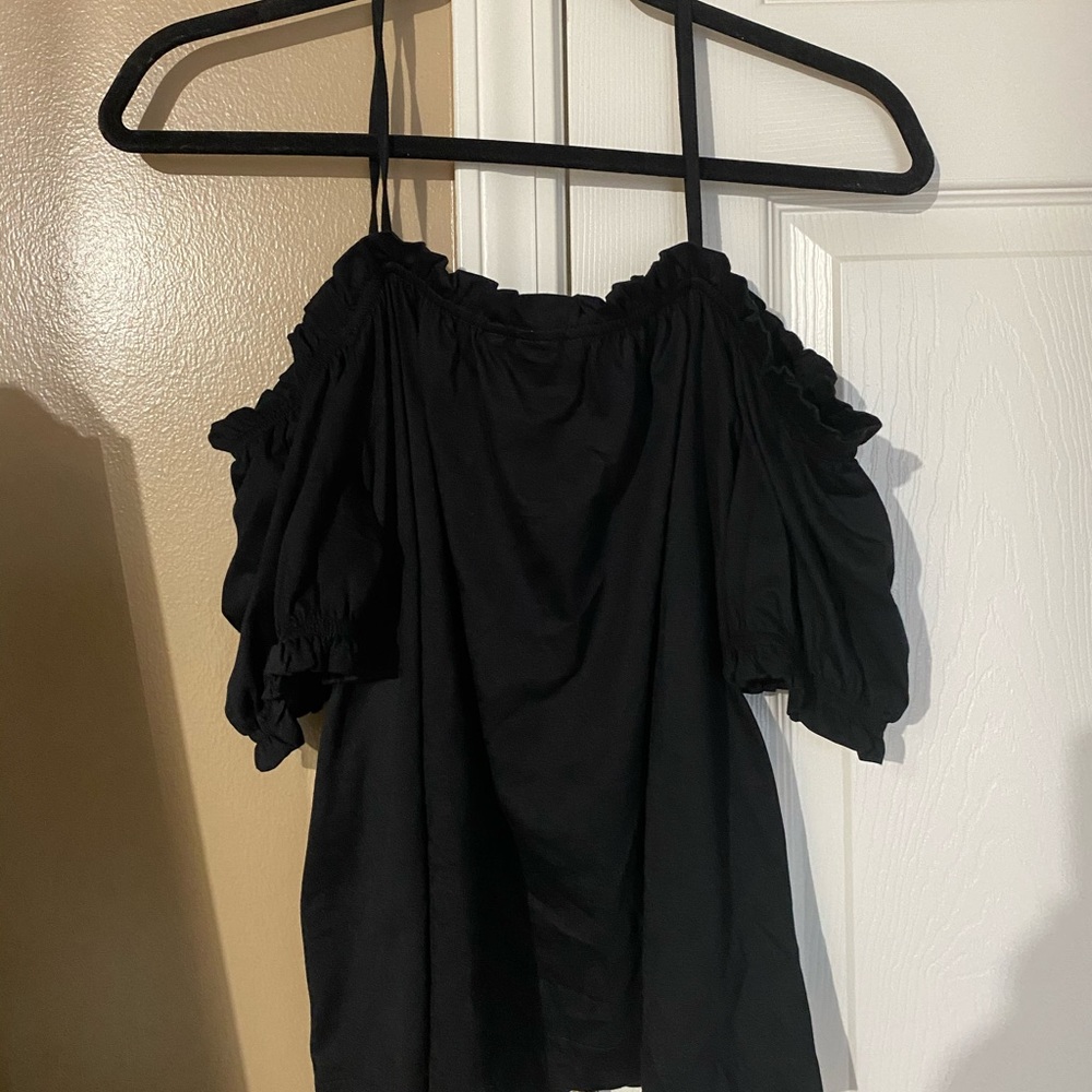 Set of 2 Black and White of shoulder tops MEDIUM